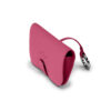 Premium Brillenetui aus genarbtem Leder in Pink mit silbernen Metallapplikationen, geschlossen, seitlich fotografiert Premium Brillenetui aus genarbtem Leder in Pink mit silbernen Metallapplikationen, geschlossen, seitlich fotografiert